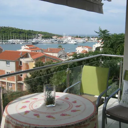 Ingrid Rogoznica Apartamento